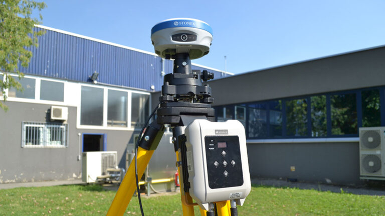 Stonex SR35 External Radio